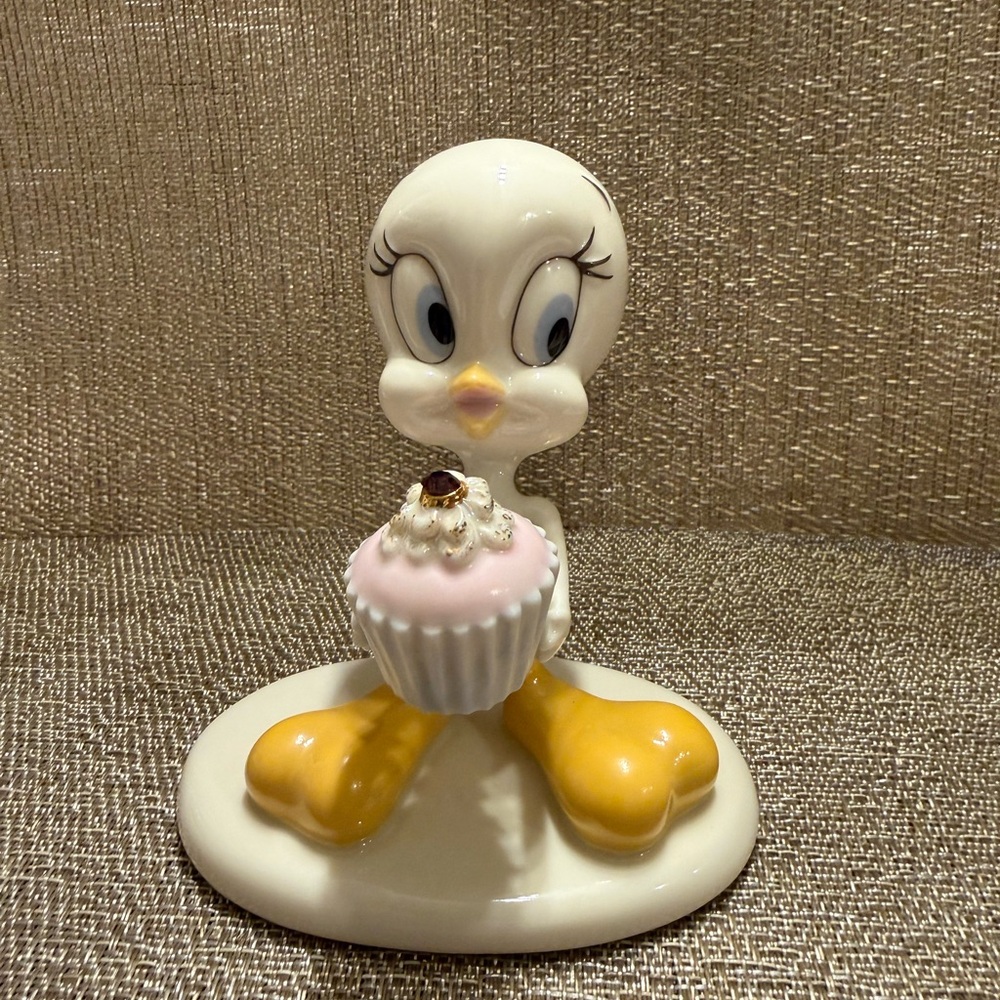 Warner Bros. Tweety Figurine in Cream and Yellow with Pink Cupcake
